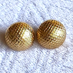 Vintage‎ CROWN TRIFARI Signed Round Gold Tone Textured Clip on Earrings